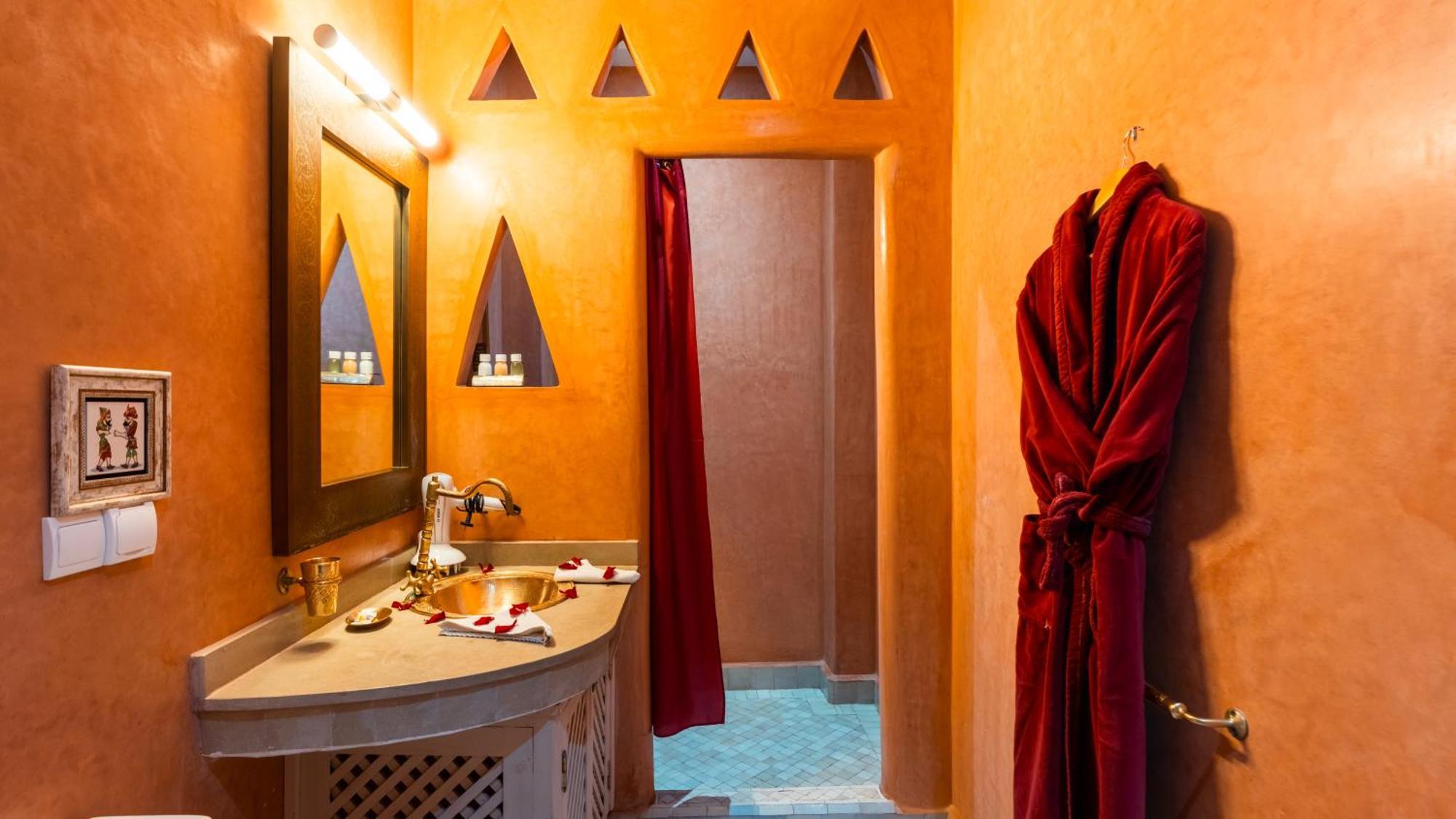 Comfort Triple Room Shower