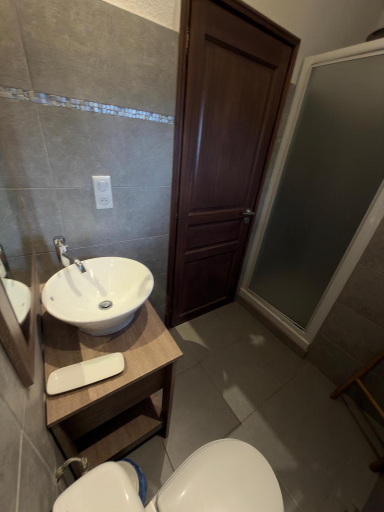 Triple Room Bathroom