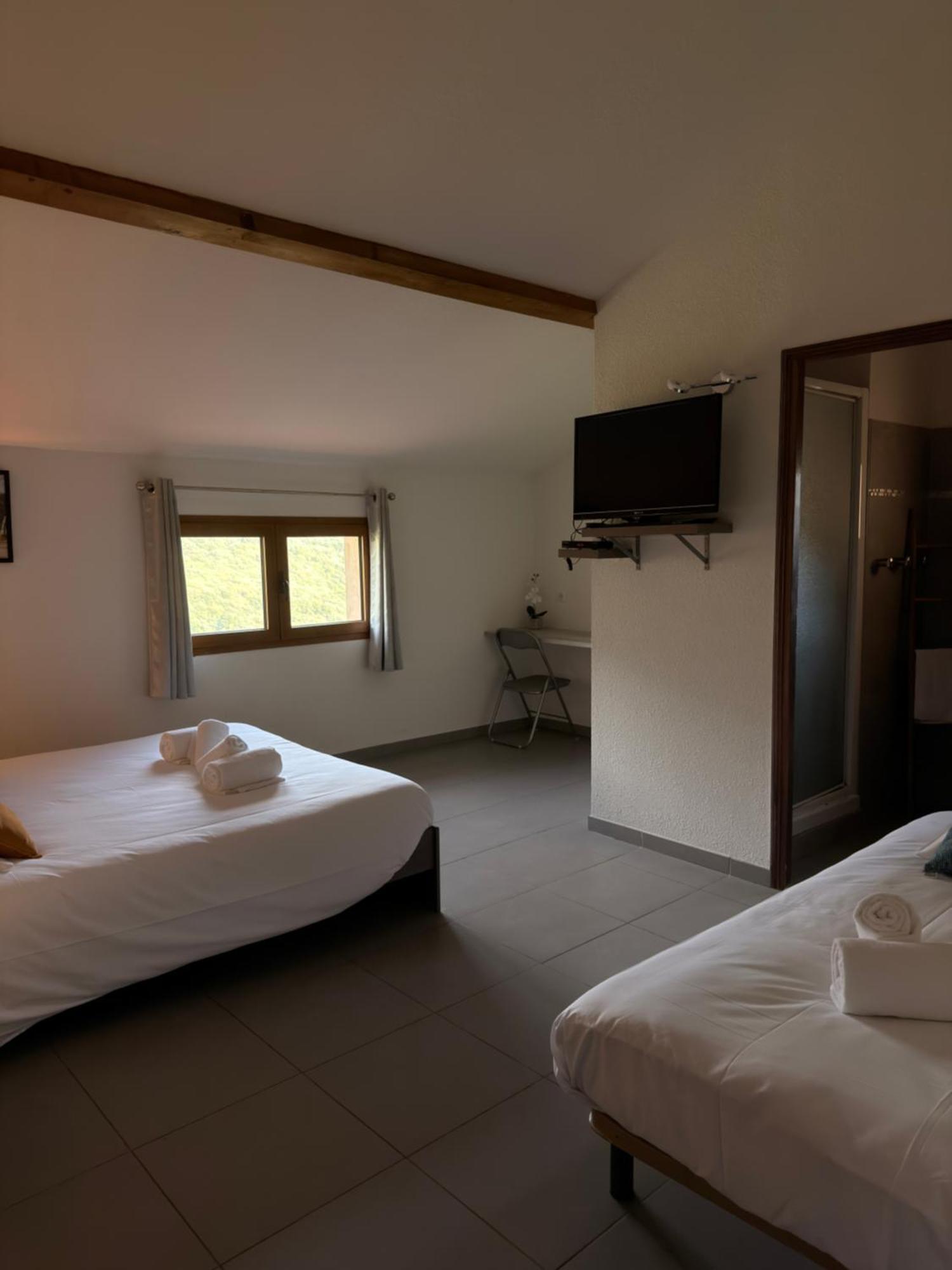 Triple Room Bathroom
