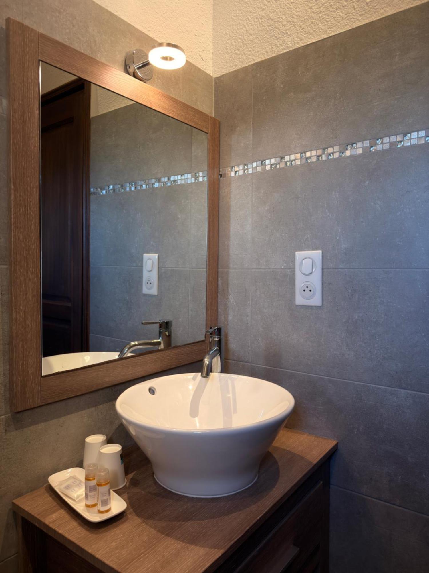 Triple Room Bathroom