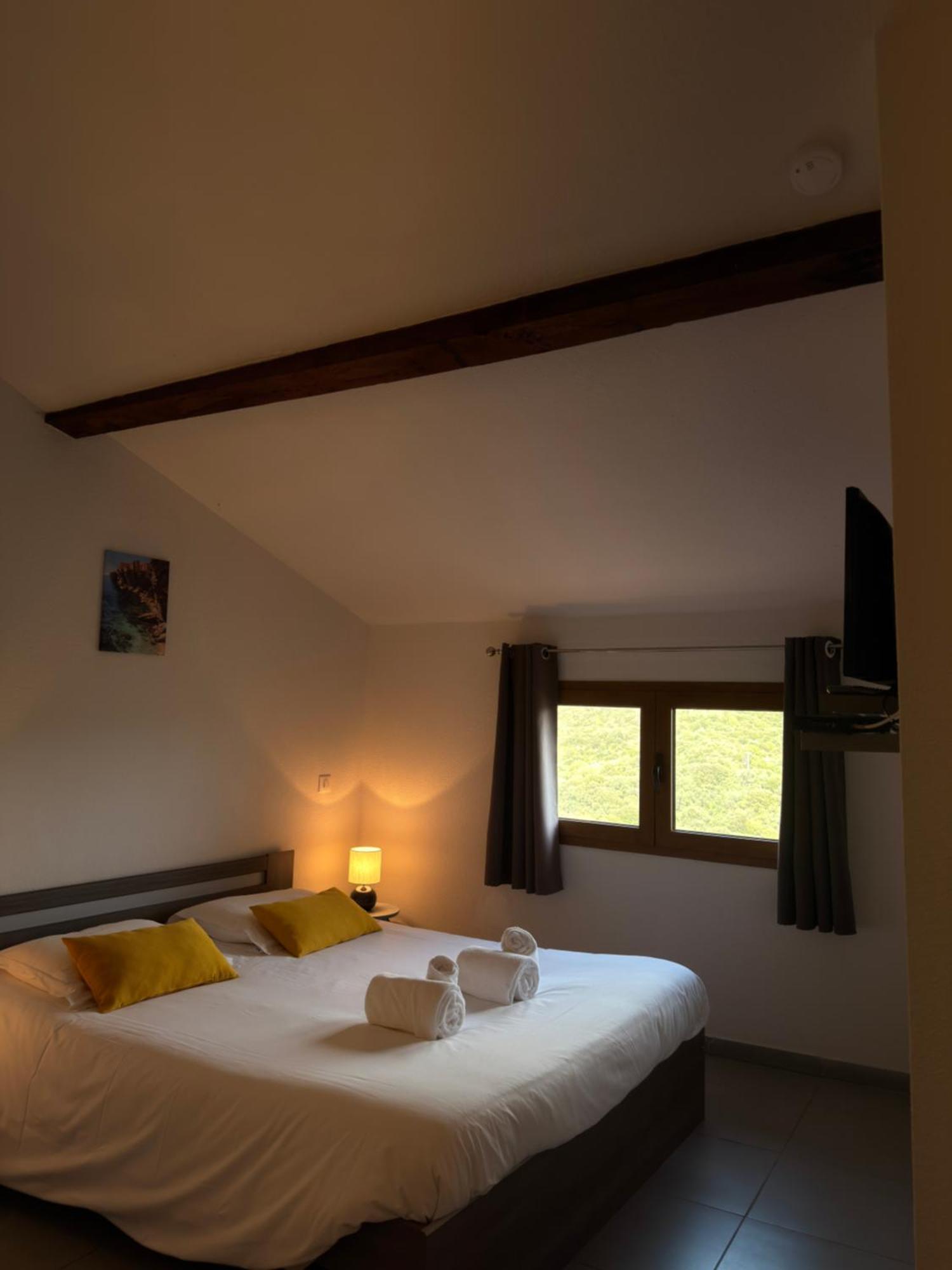 Triple Room Private Bathroom