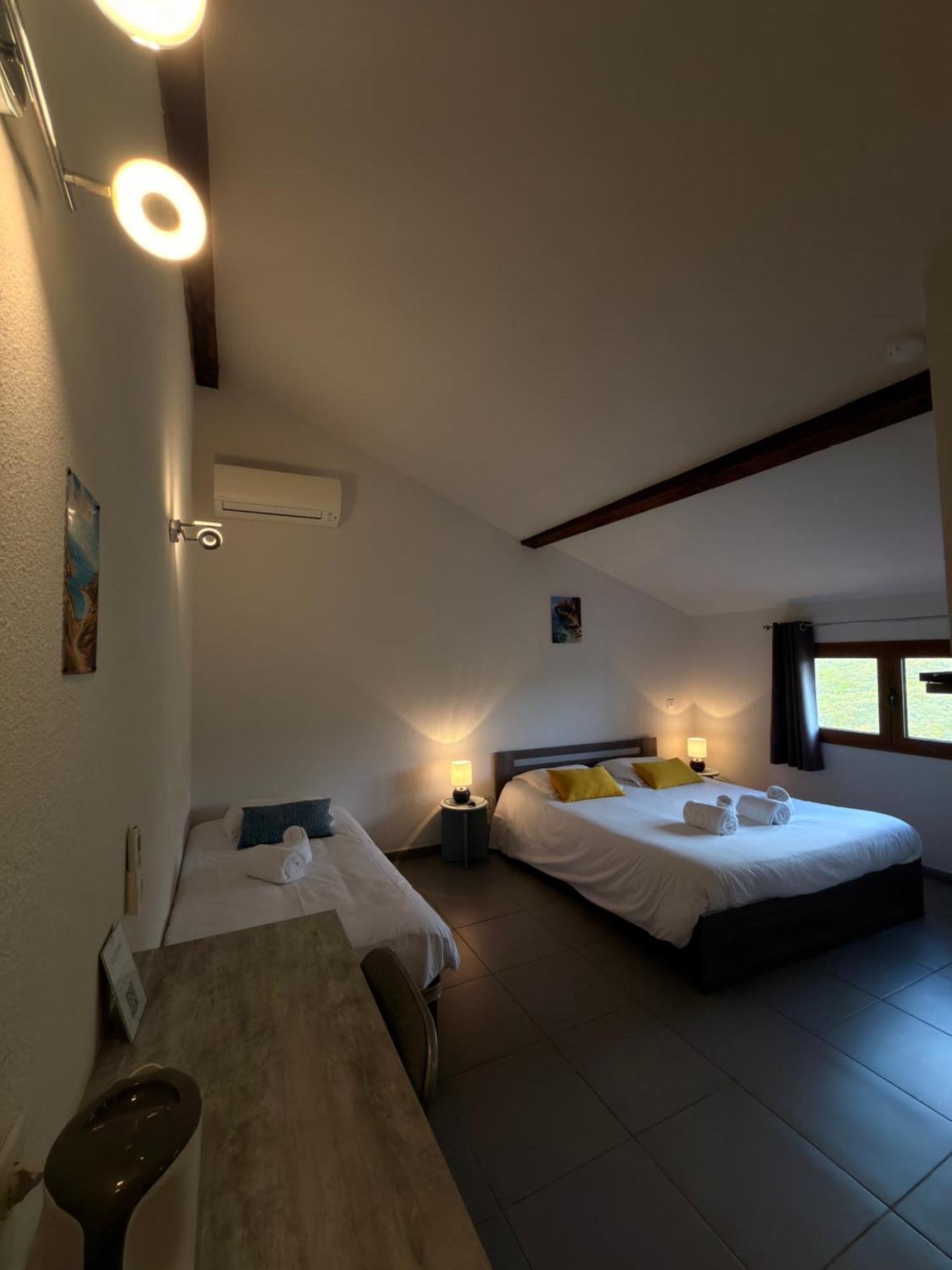 Triple Room Private Bathroom