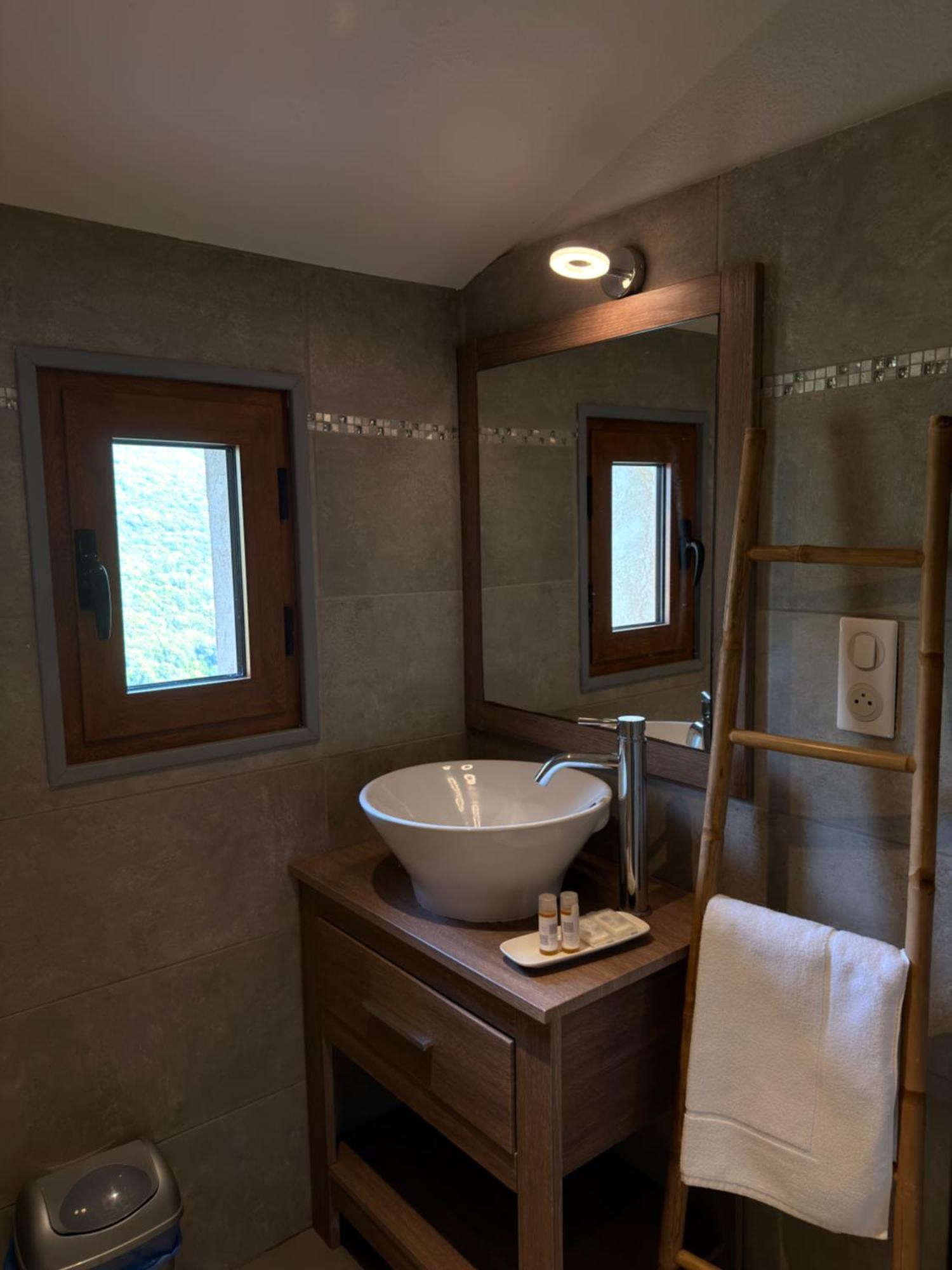 Triple Room Private Bathroom