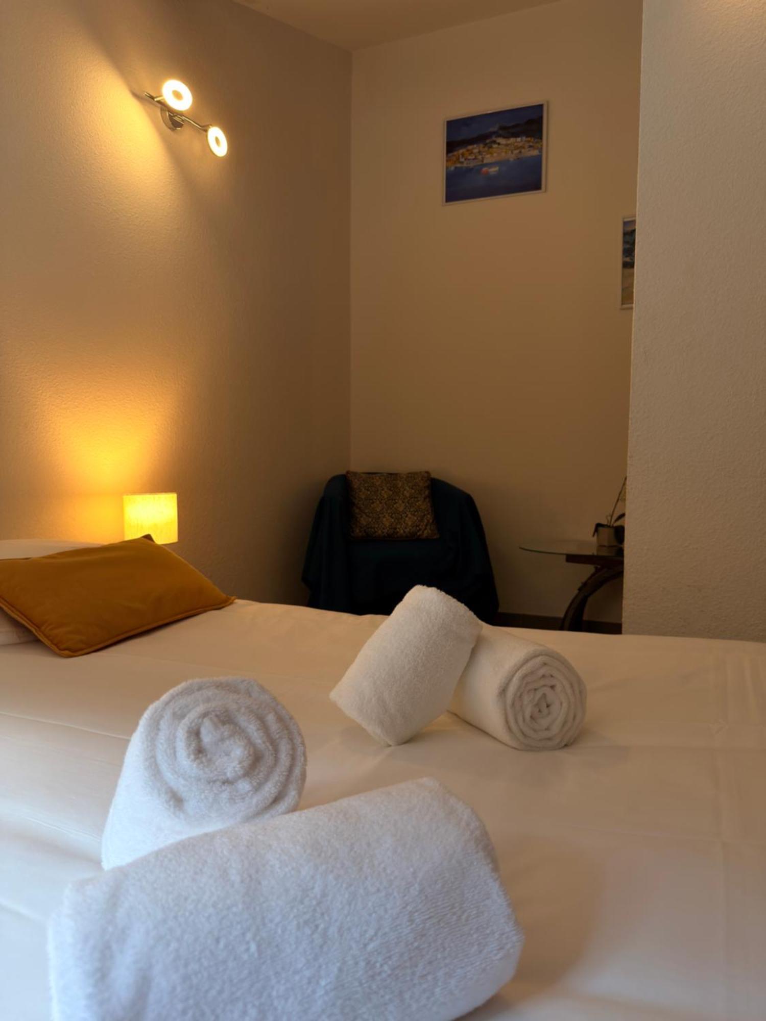 Double Room Private Bathroom