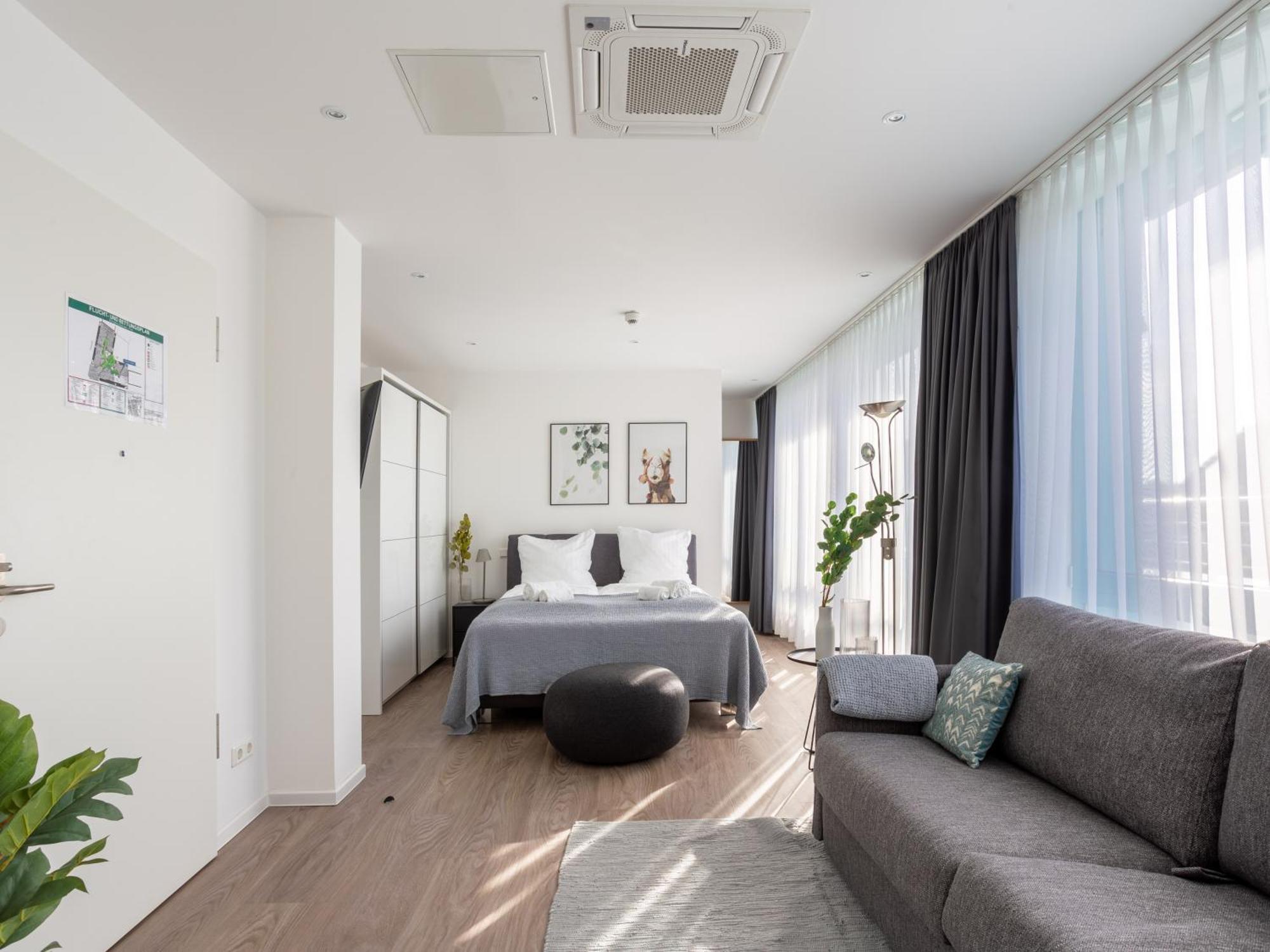 Suite XL Balcony & Sofa Bed Street View