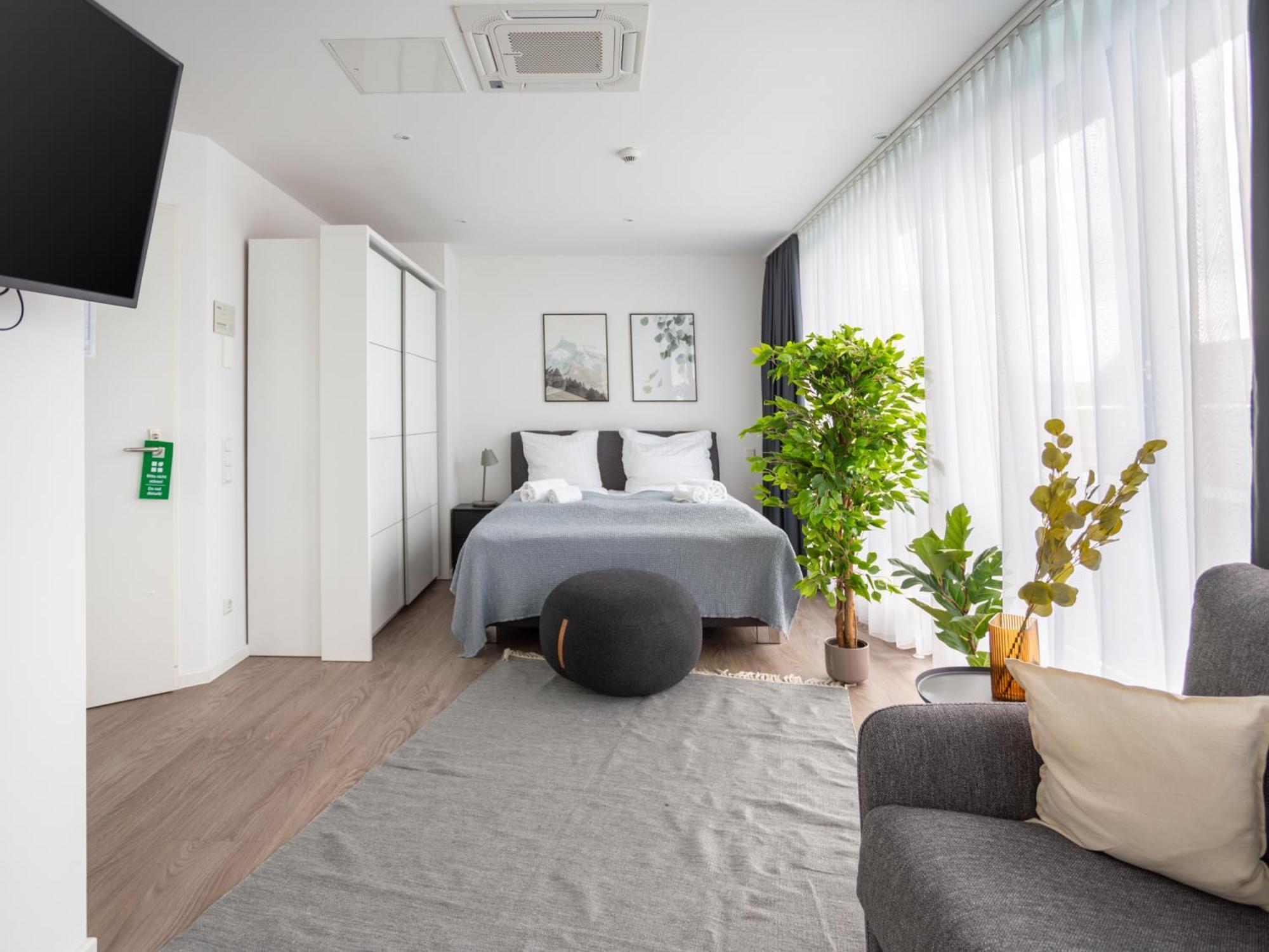 Suite XL Balcony & Sofa Bed Street View