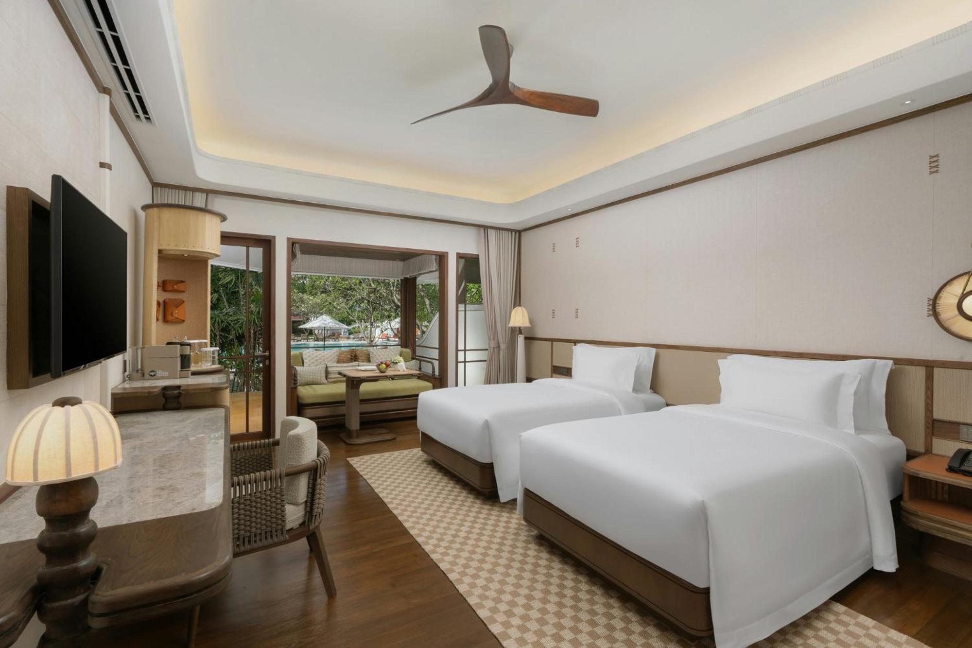 Quarto familiar com piscina e terraço