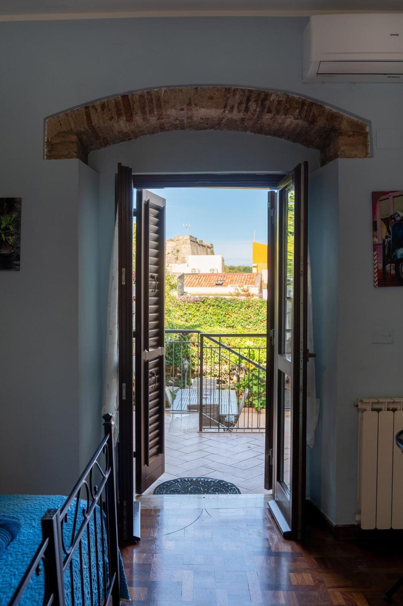 Double or Twin Room Private External Bathroom