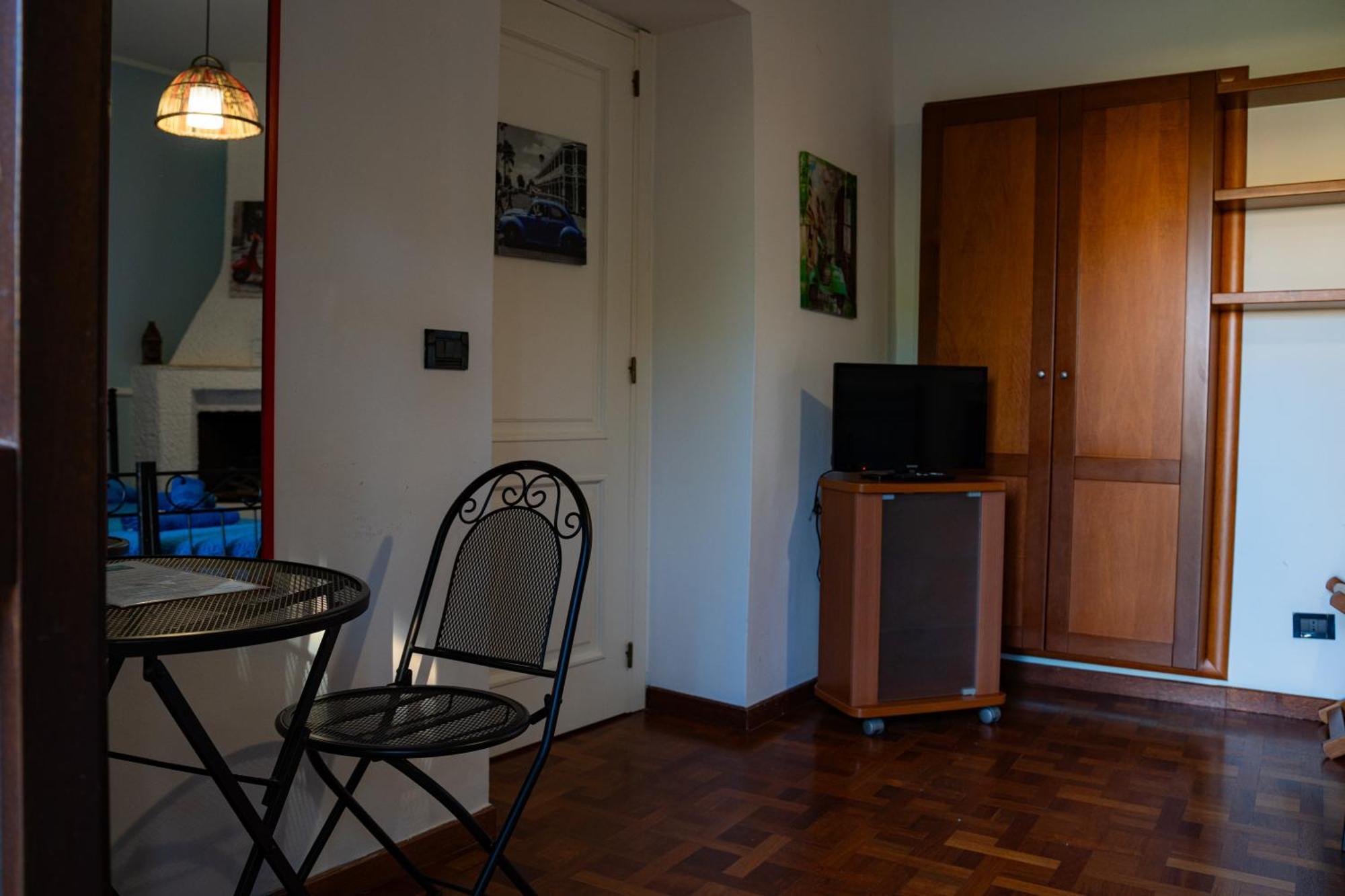 Double or Twin Room Private External Bathroom