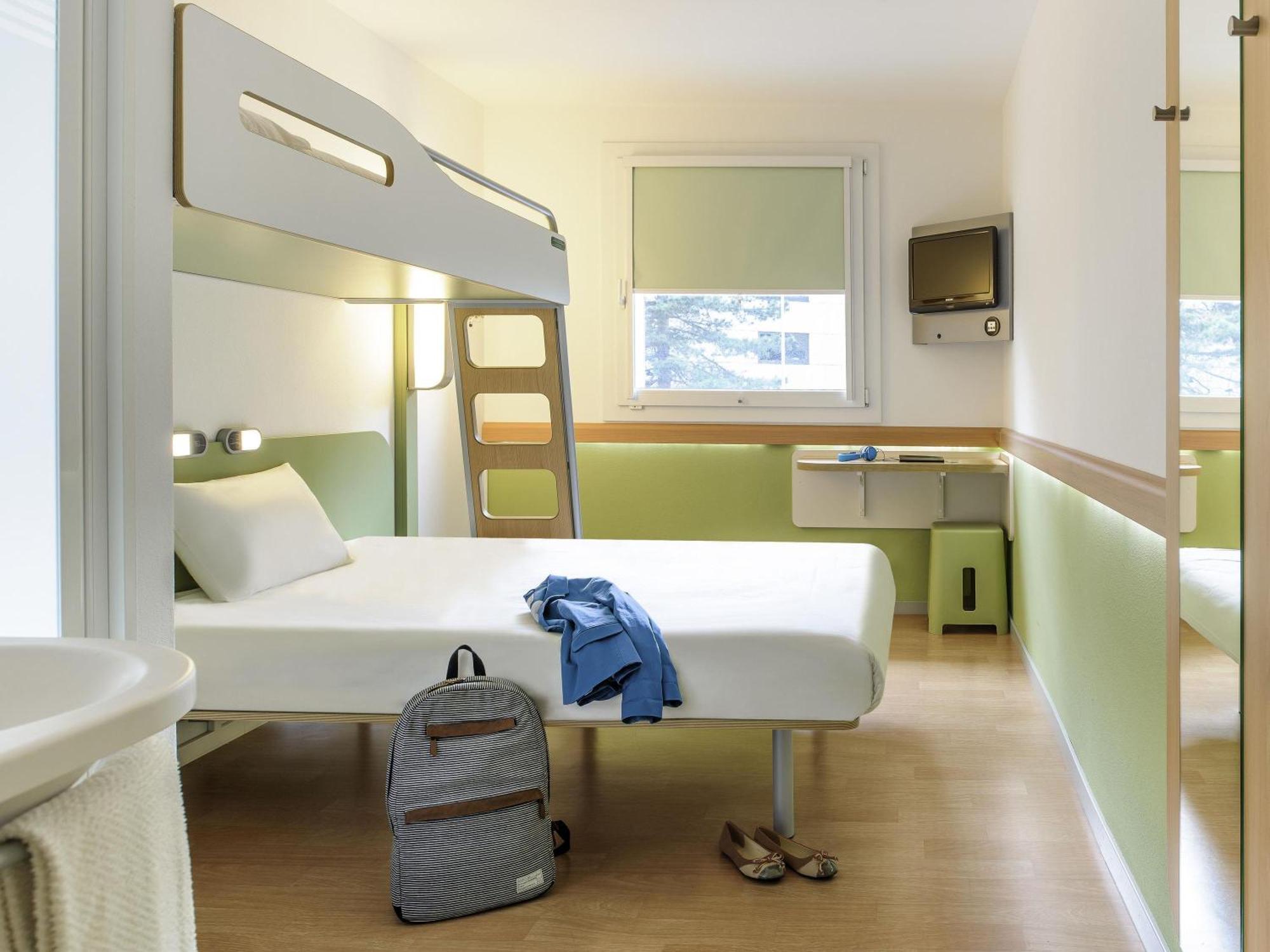 Triple Room One Double Bed One Bunk Bed