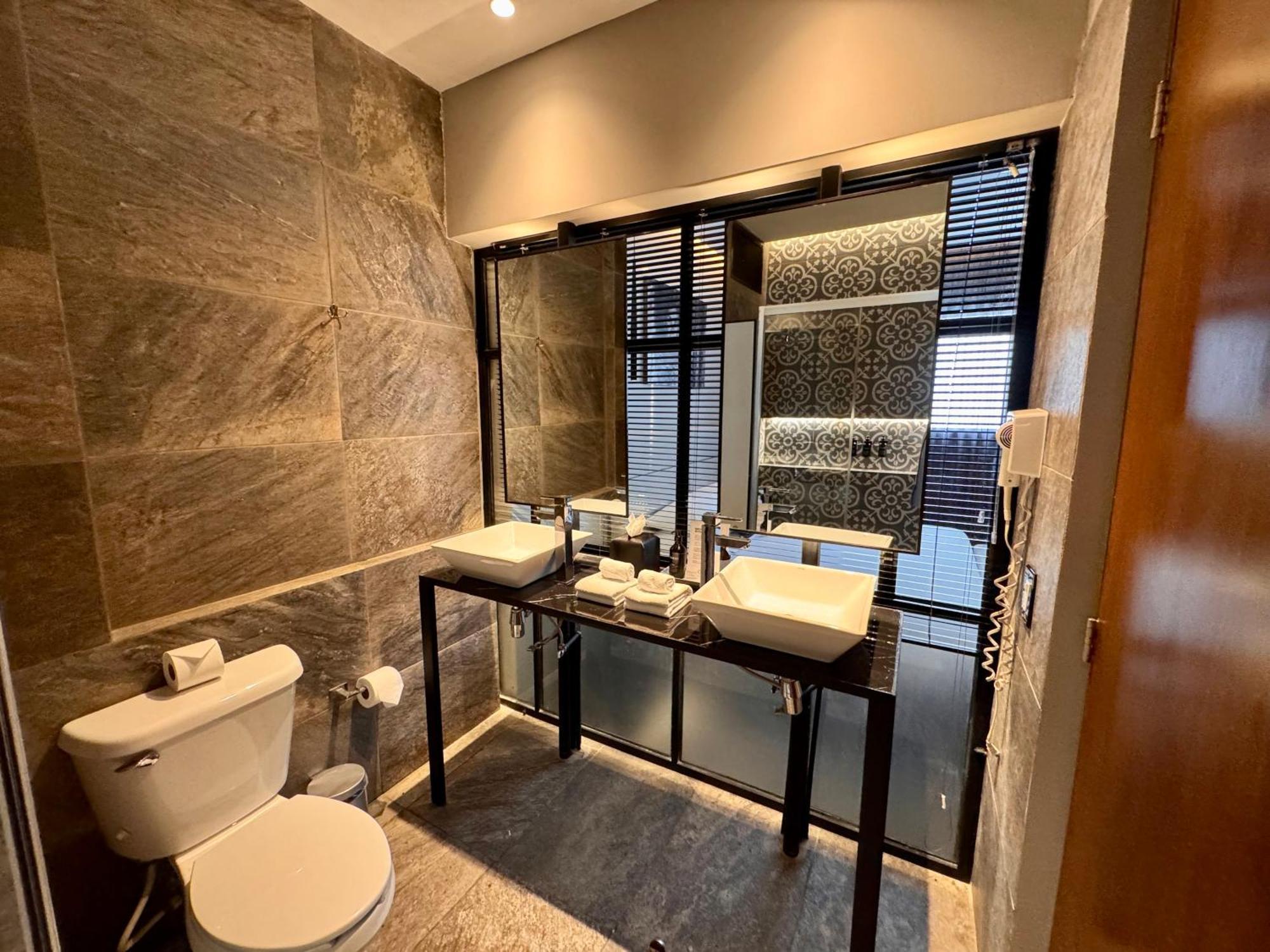Standard Suite