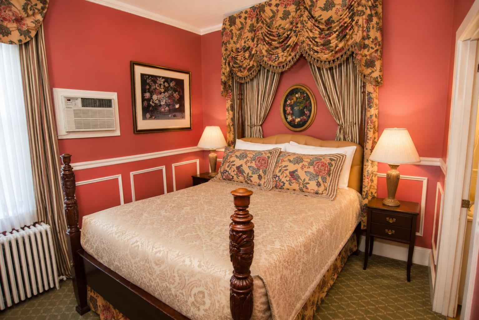 Habitación con cama grande