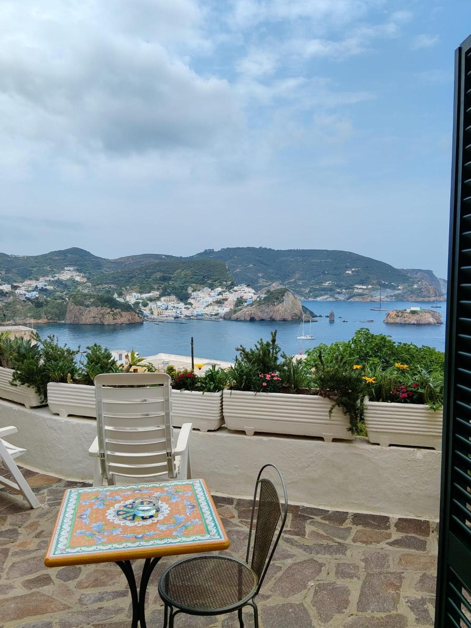 Camera Matrimoniale/Doppia con Letti Singoli con Vista Mare