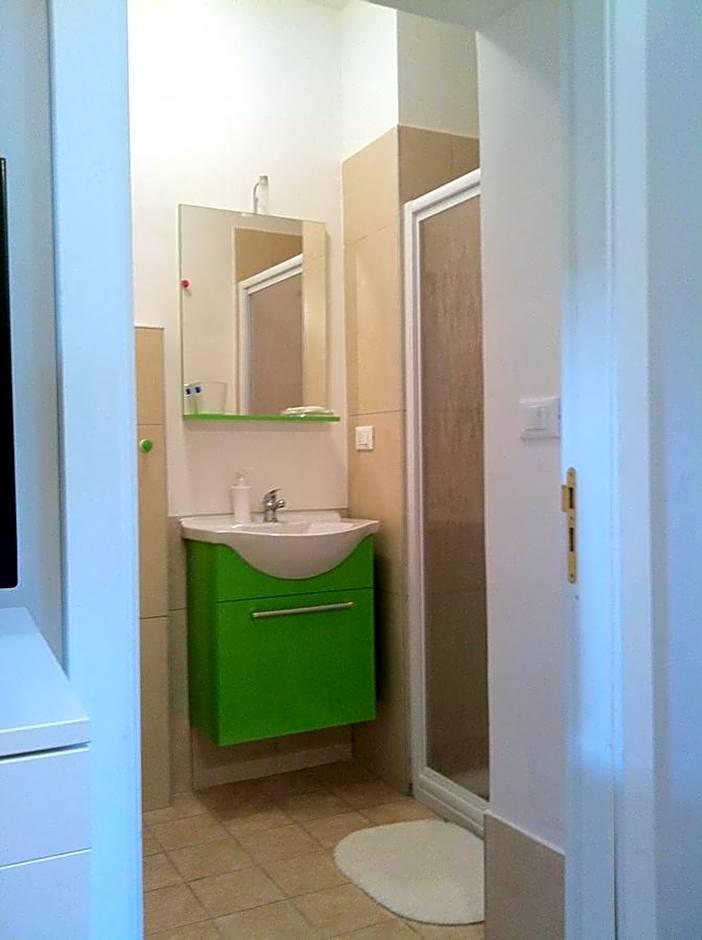 Triple Room Bathroom