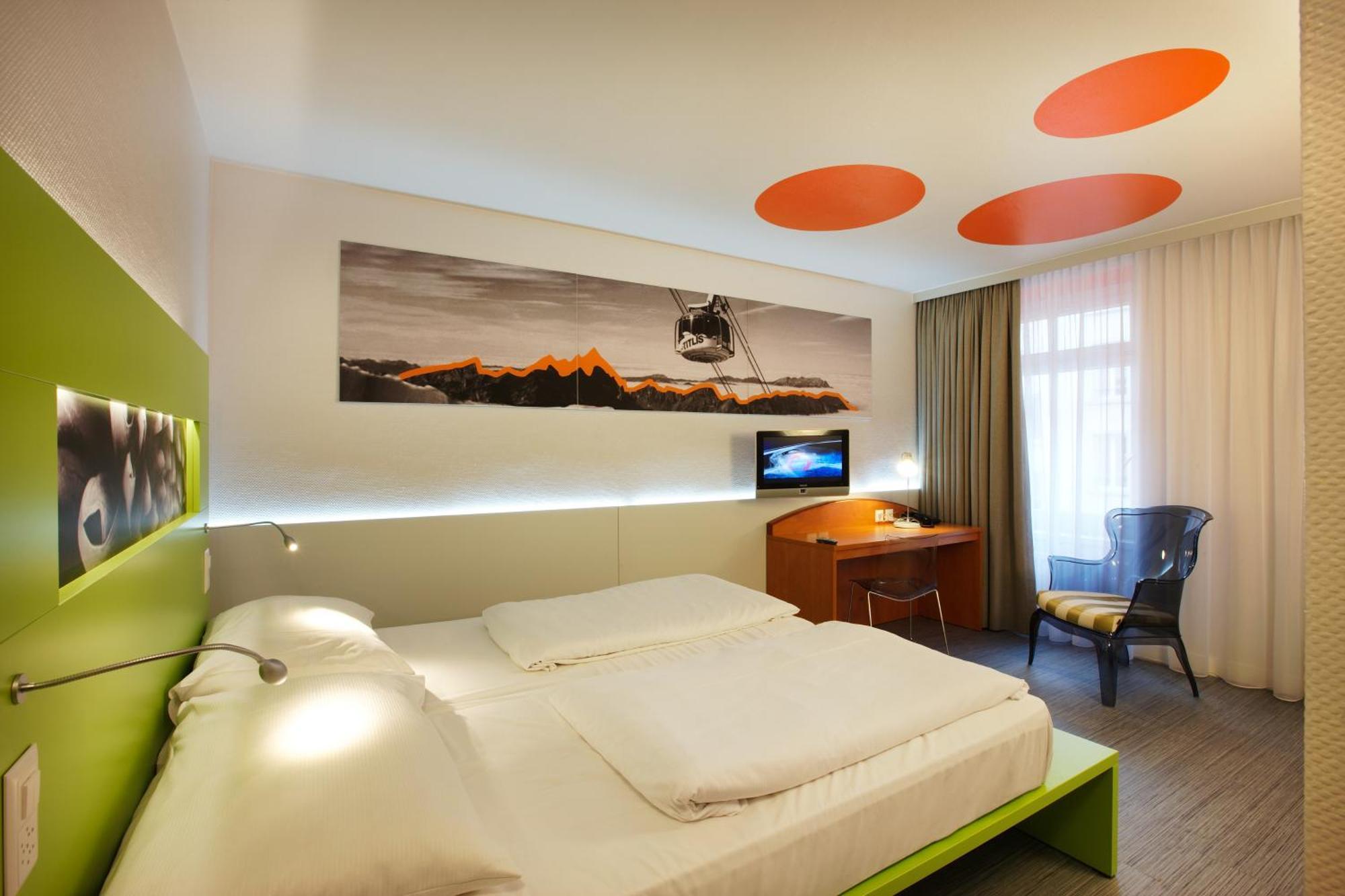 Standard Zimmer mit Kingsize-Bett