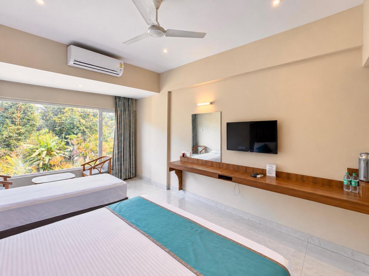 Deluxe Garden Facing Room