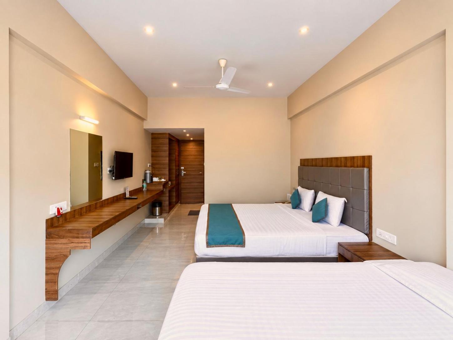 Deluxe Garden Facing Room