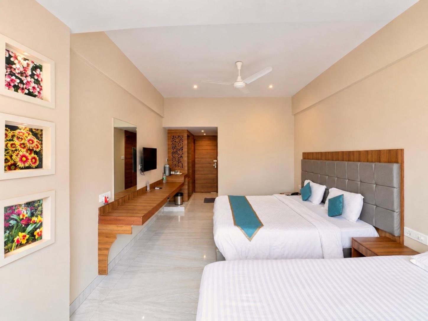 Deluxe Lake Facing Room