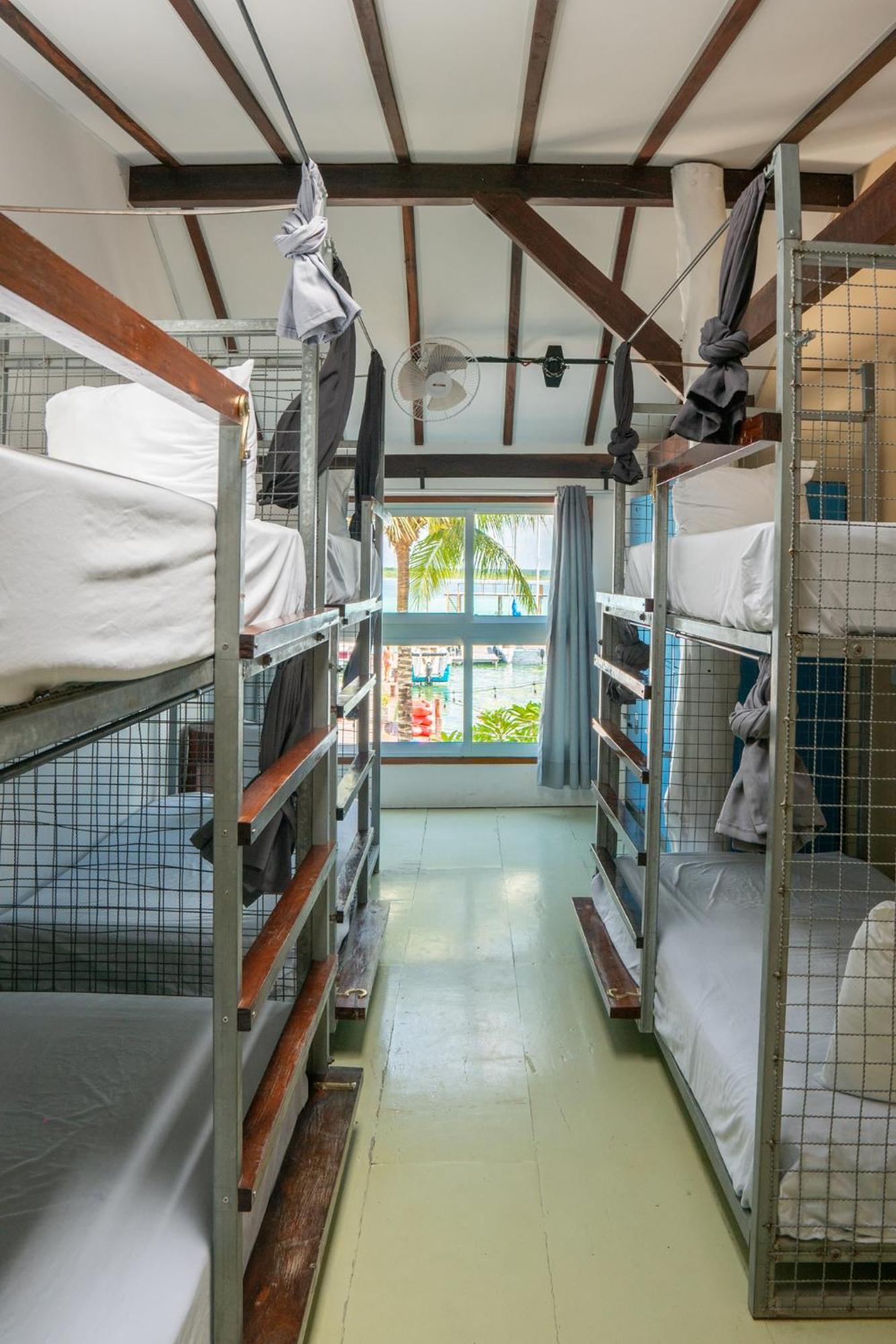 Bed 6-Bed Mixed Dormitory Room