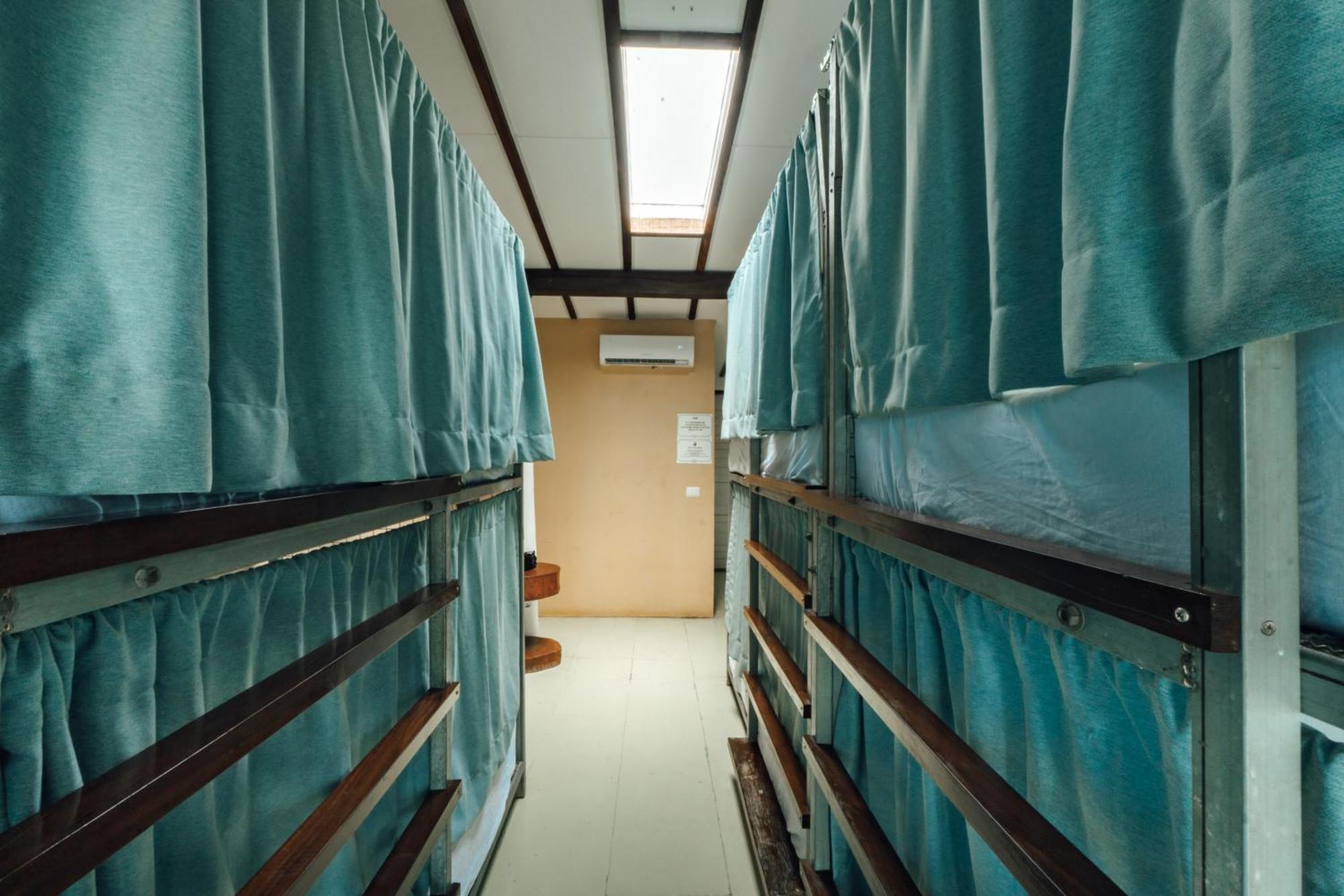 Bed 6-Bed Female Dormitory Room