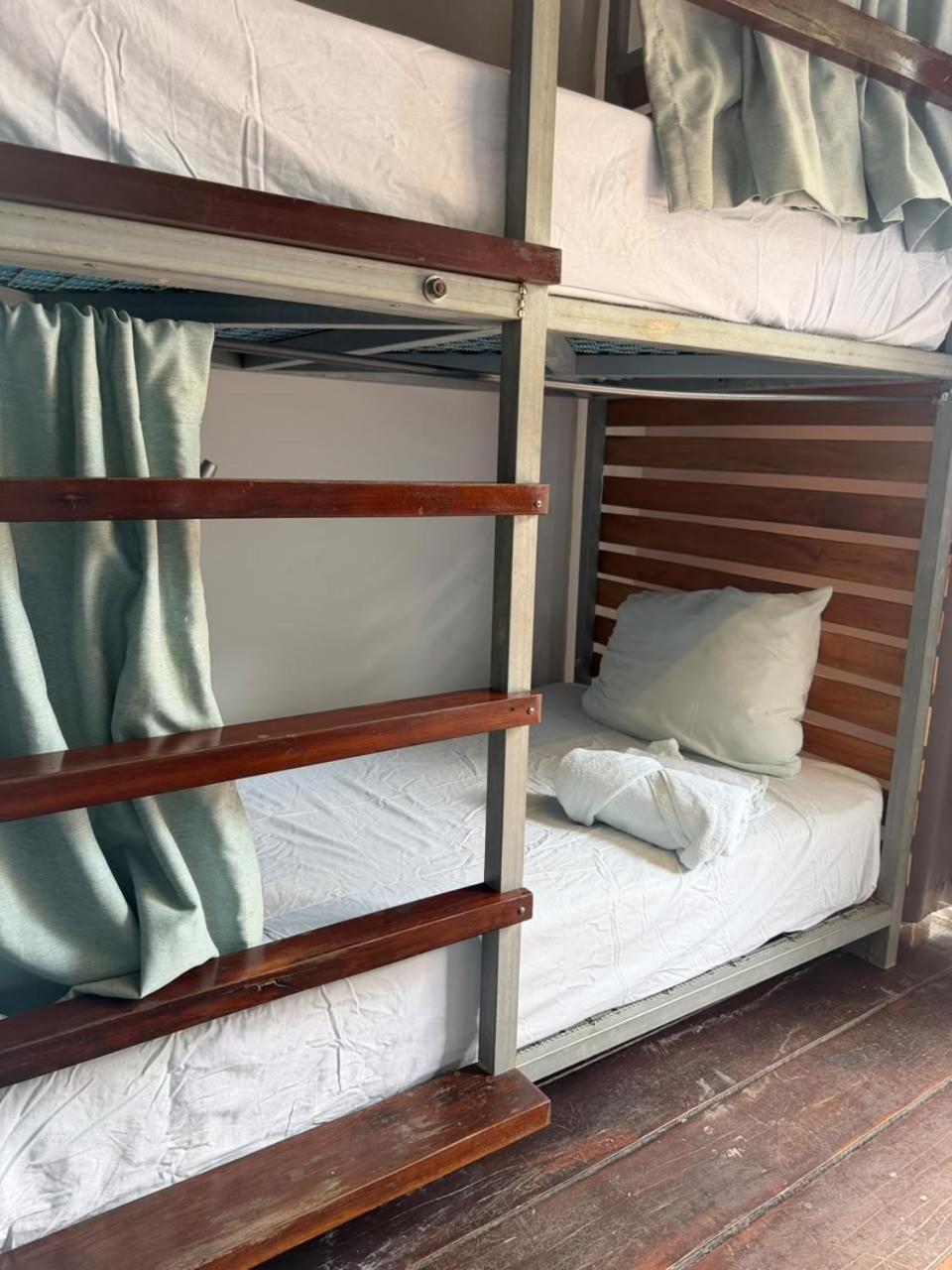 Bed 8-Bed Mixed Dormitory Room