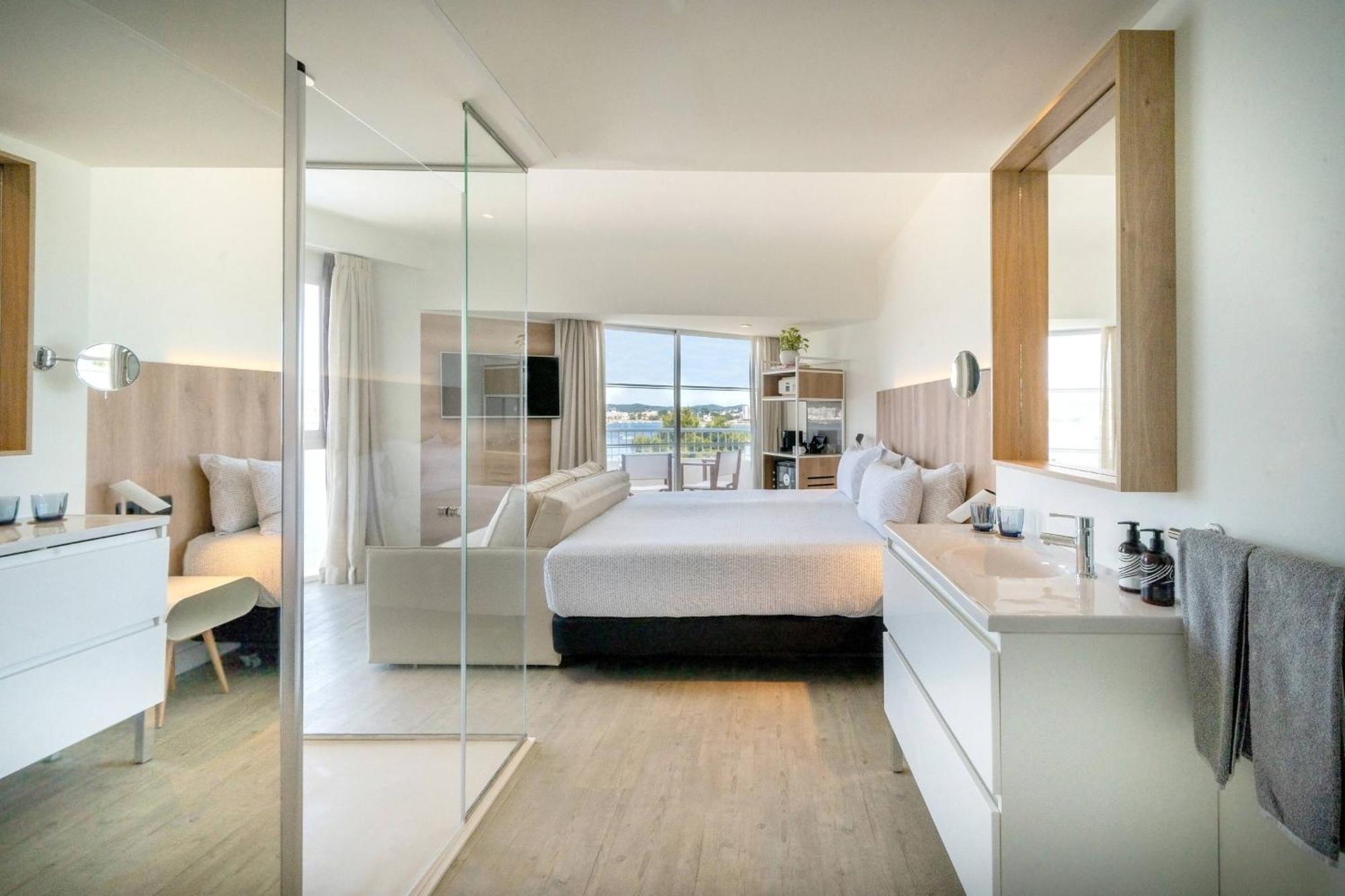 The Studio Frontal Sea View
