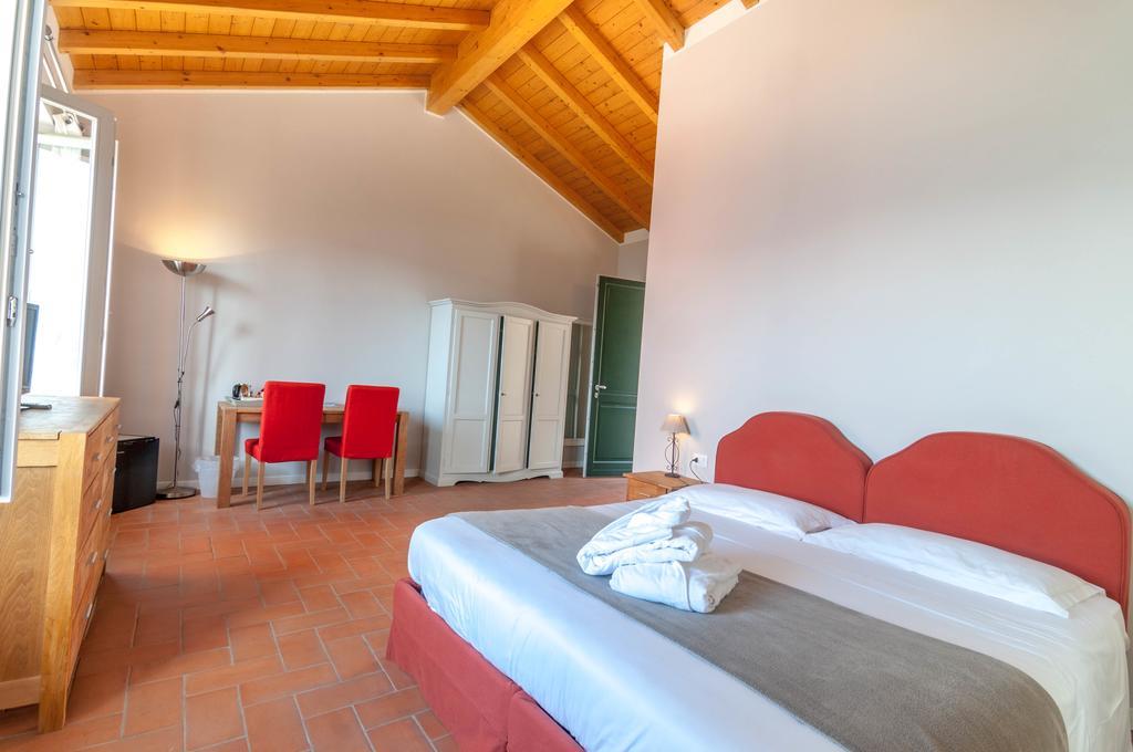 Deluxe Double or Twin Room Lake View