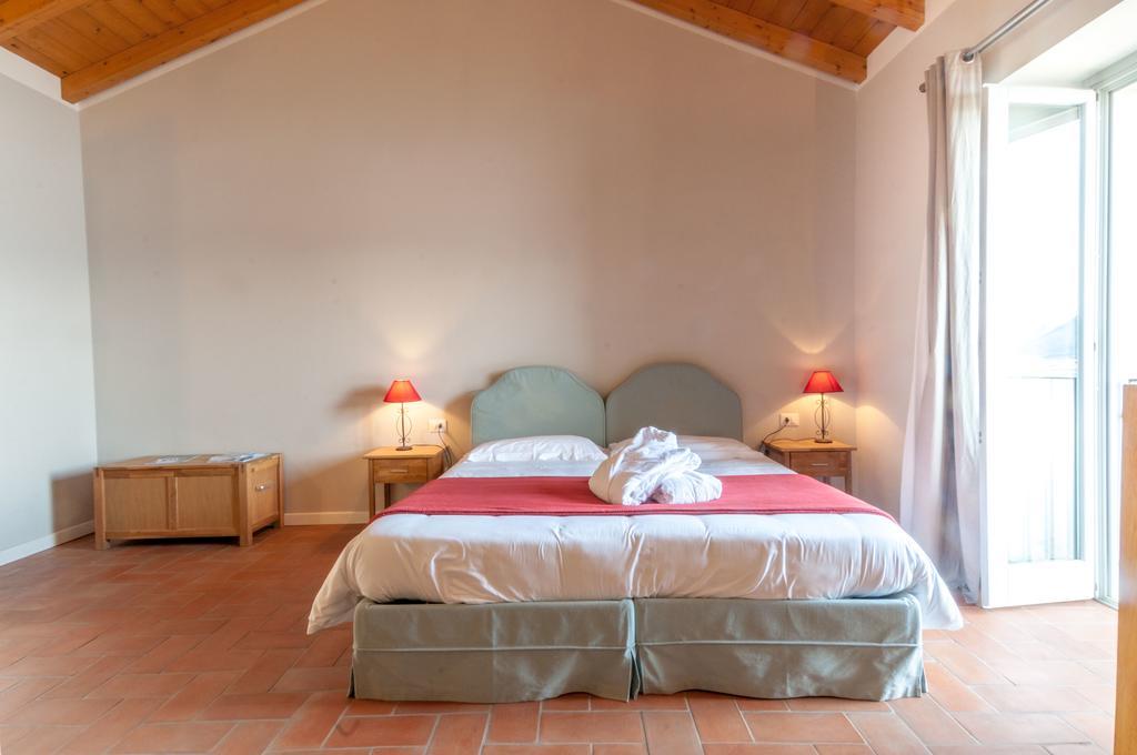 Deluxe Double or Twin Room Lake View