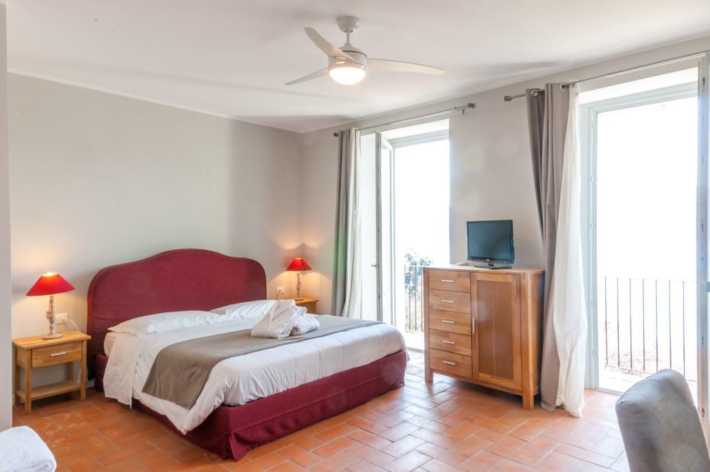Deluxe Double or Twin Room Lake View