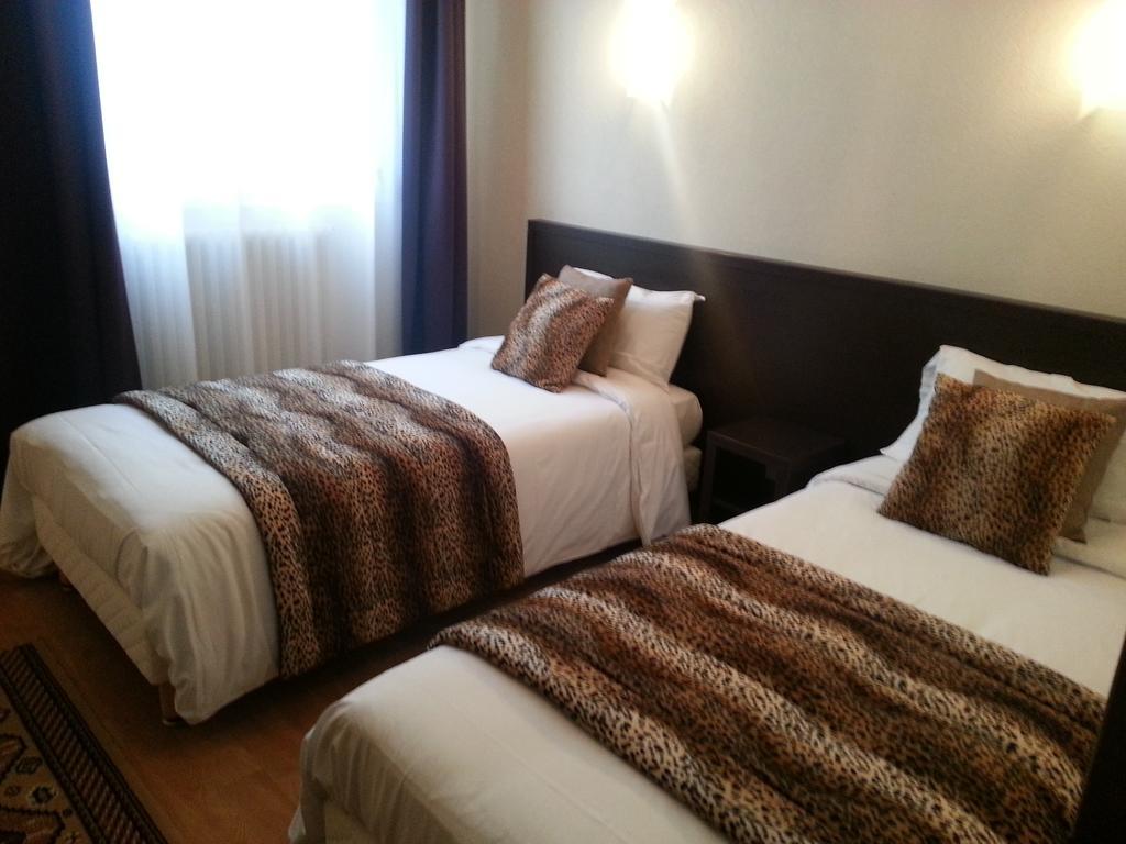 Standard Twin Room,1206805462:JPEG