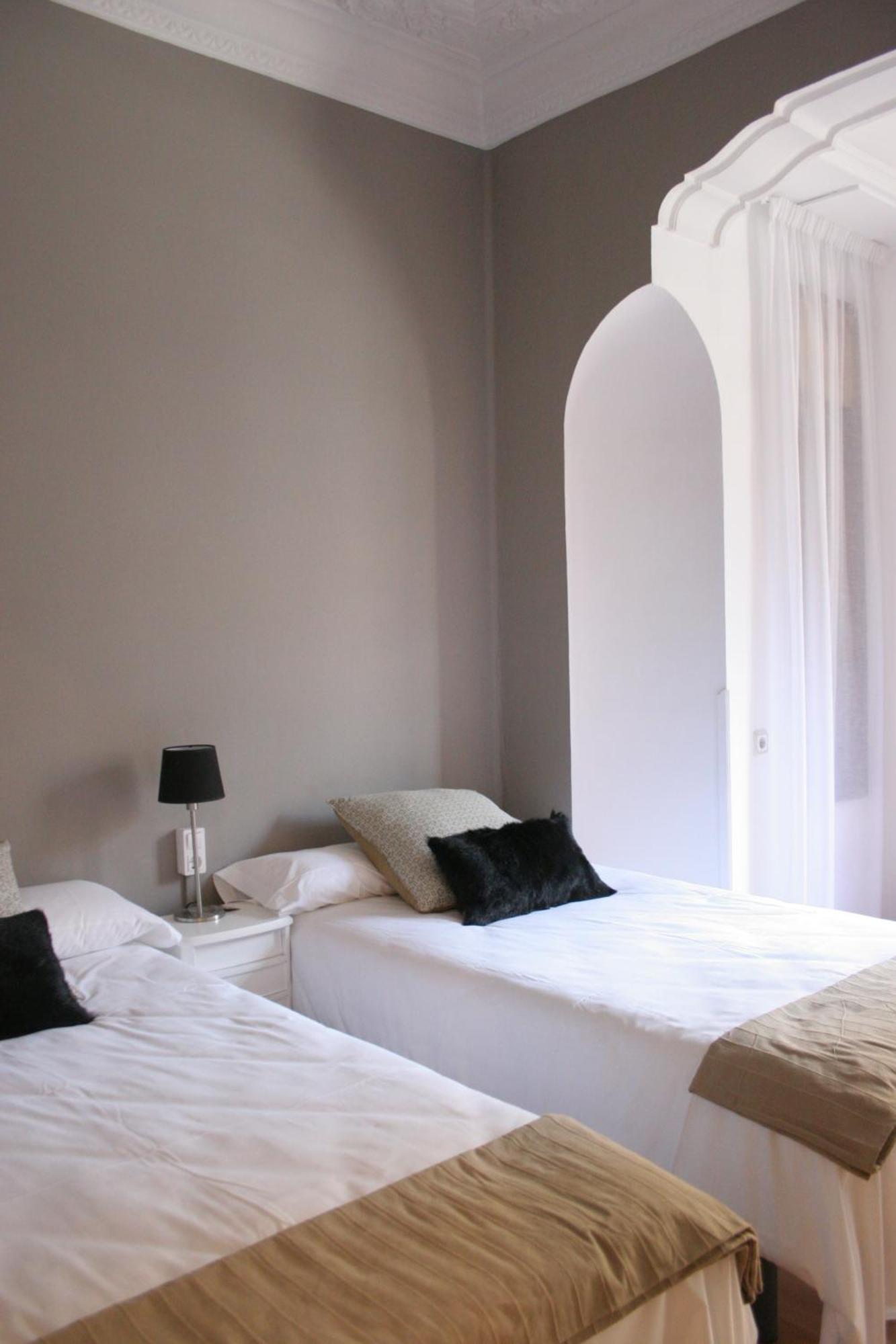 Twin Room with Shared Bathroom
