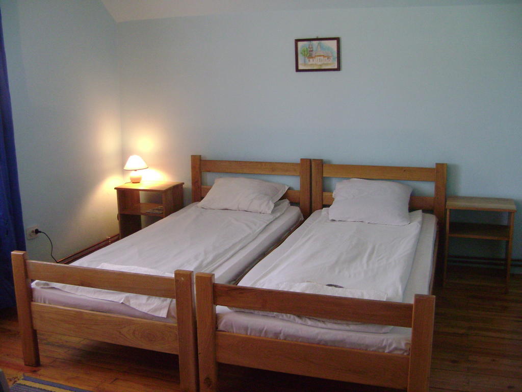 Queen Room with One Queen Bed,925976080:JPEG