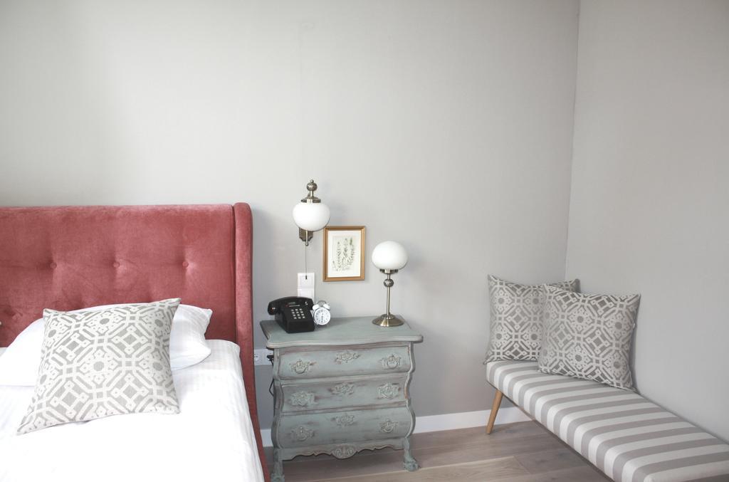 Double Room,1588155109:JPEG
