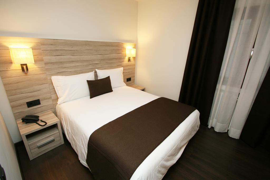 Doppel- oder Zweibettzimmer (Innen)