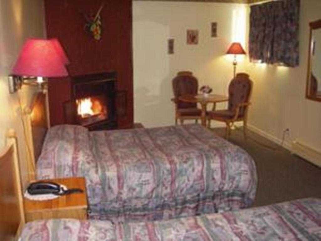 Superior Queen Room with Two Queen Beds