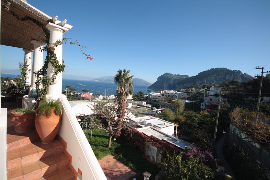 Doppelzimmer mit Balkon und Meerblick