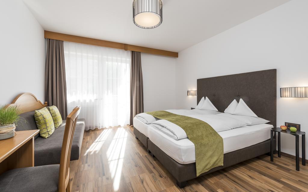 Classic Double Room Balcony,343875403:JPEG
