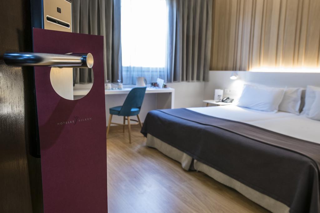 Quarto Standard com Cama de Casal ou 2 de Solteiro