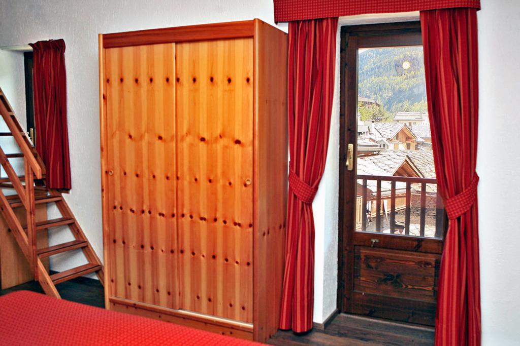 Triple Room,1317775456:JPEG