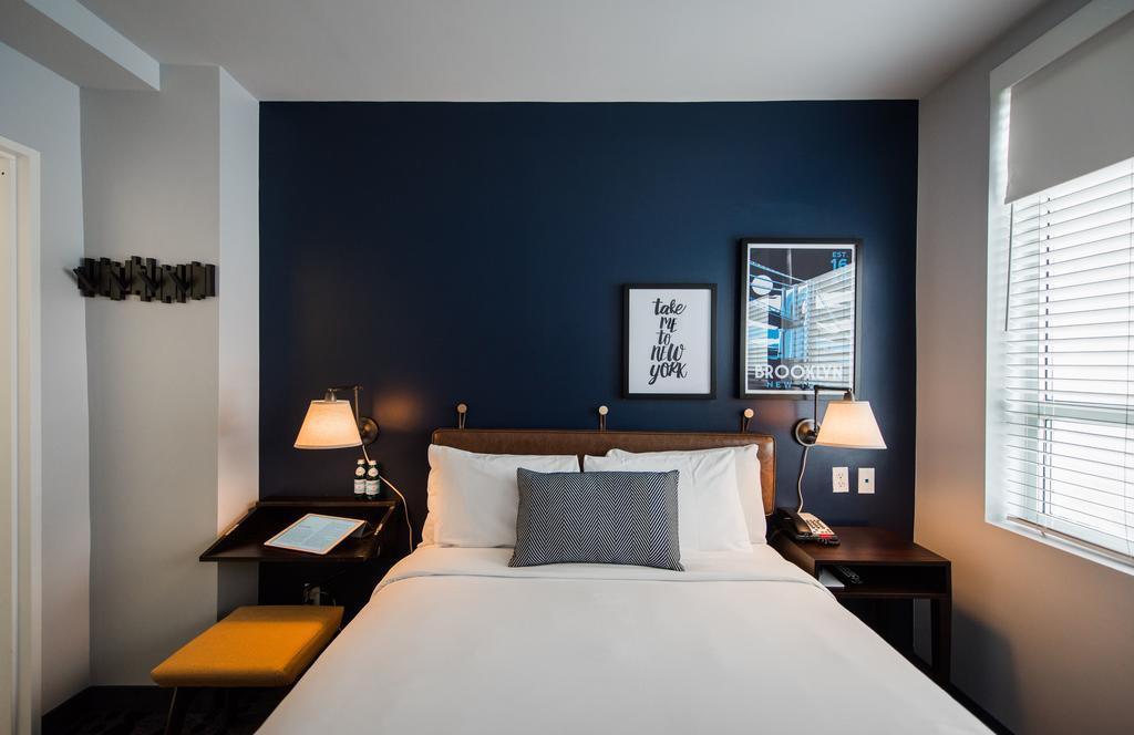 Contemporary Zimmer mit Queensize-Bett