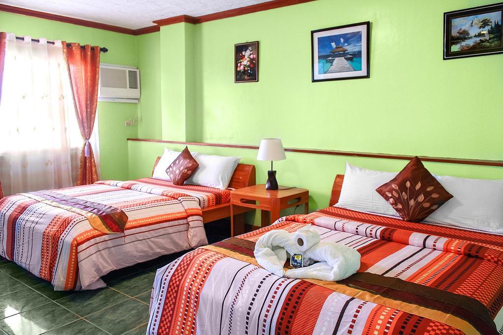 Deluxe Queen Suite,684998853:JPEG