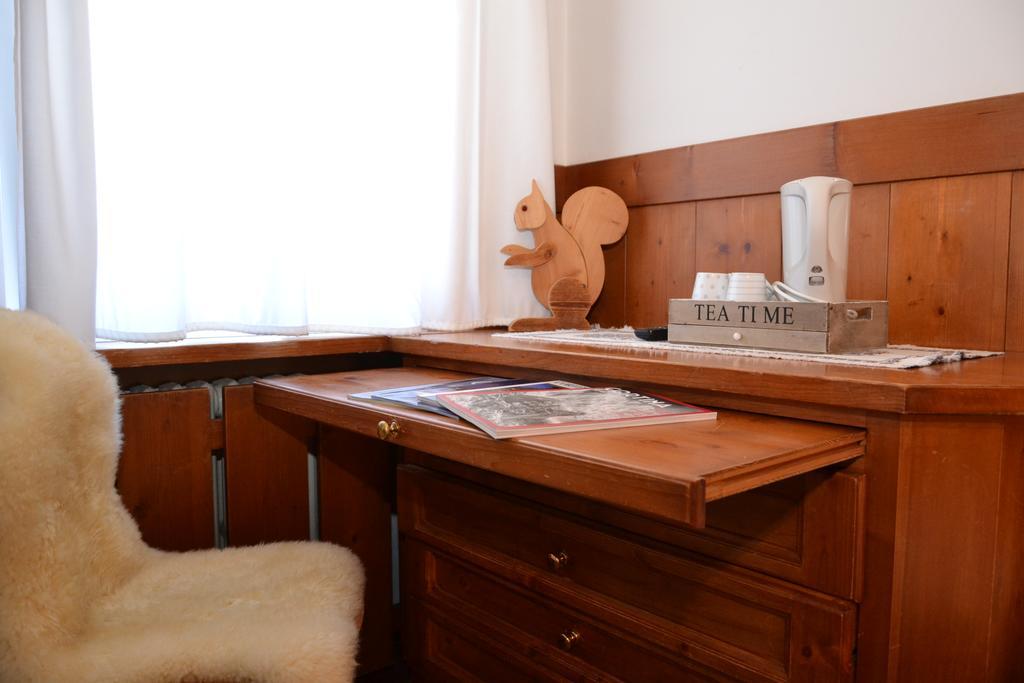 Dreibettzimmer mit Bergblick