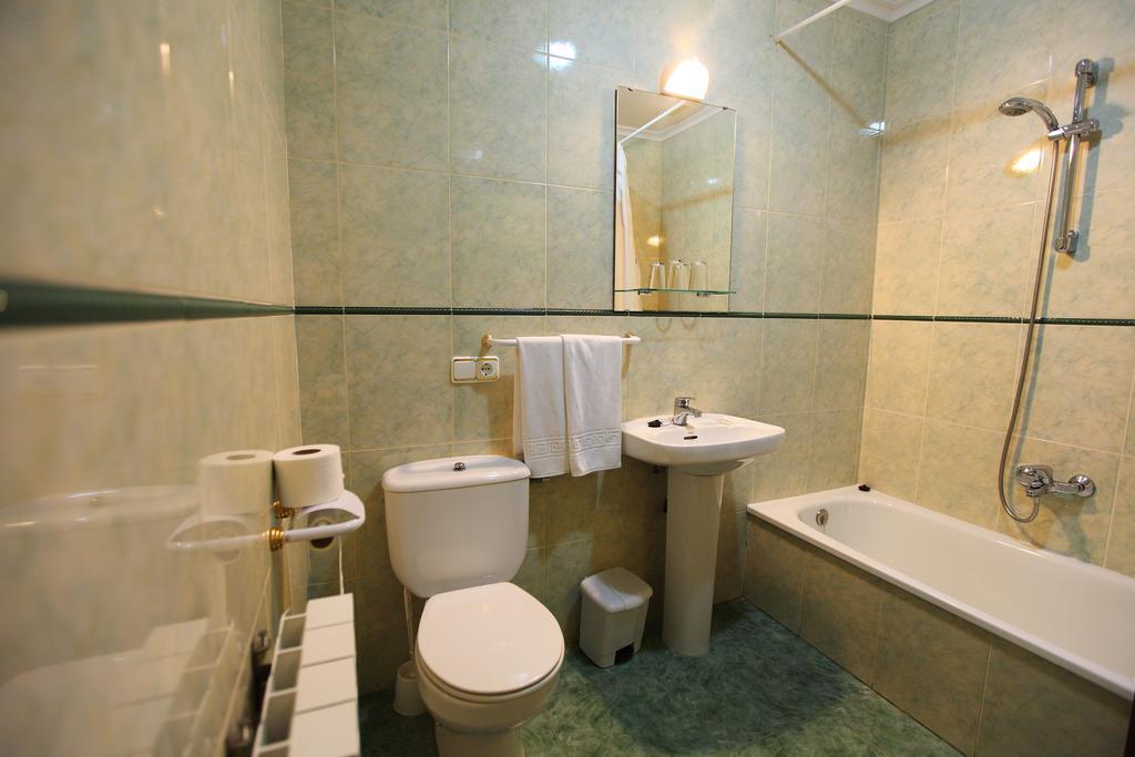 Double Room with Private Bathroom,400569003:JPEG