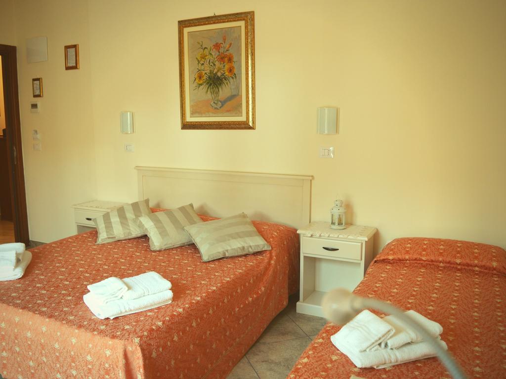 Triple Room,787445328:JPEG