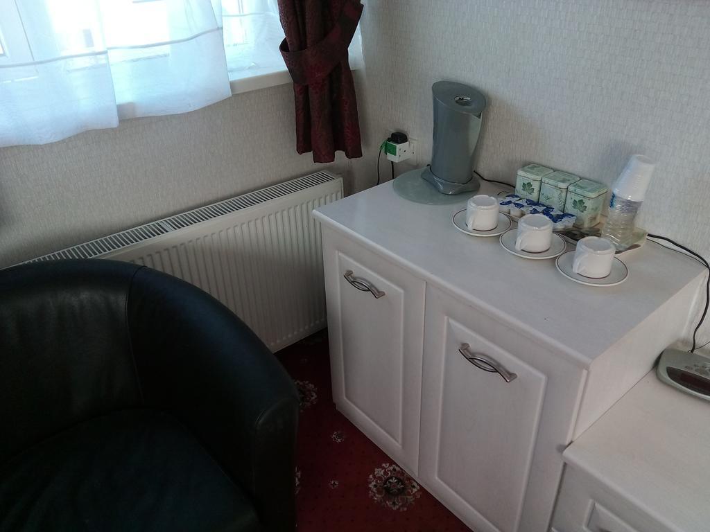 Family Room Shower,1137059554:JPEG