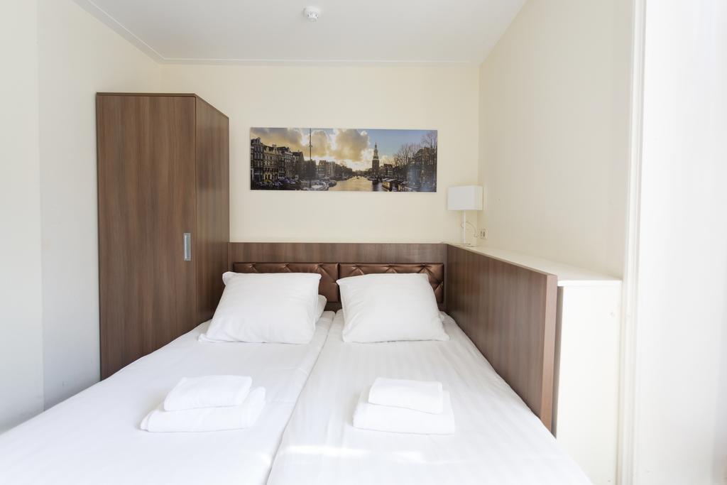 Petite Chambre Lits Jumeaux Souterrain