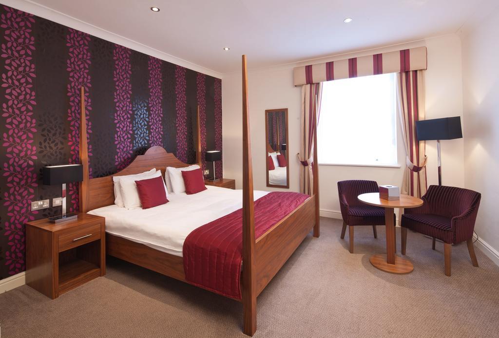 Four Poster Bedroom