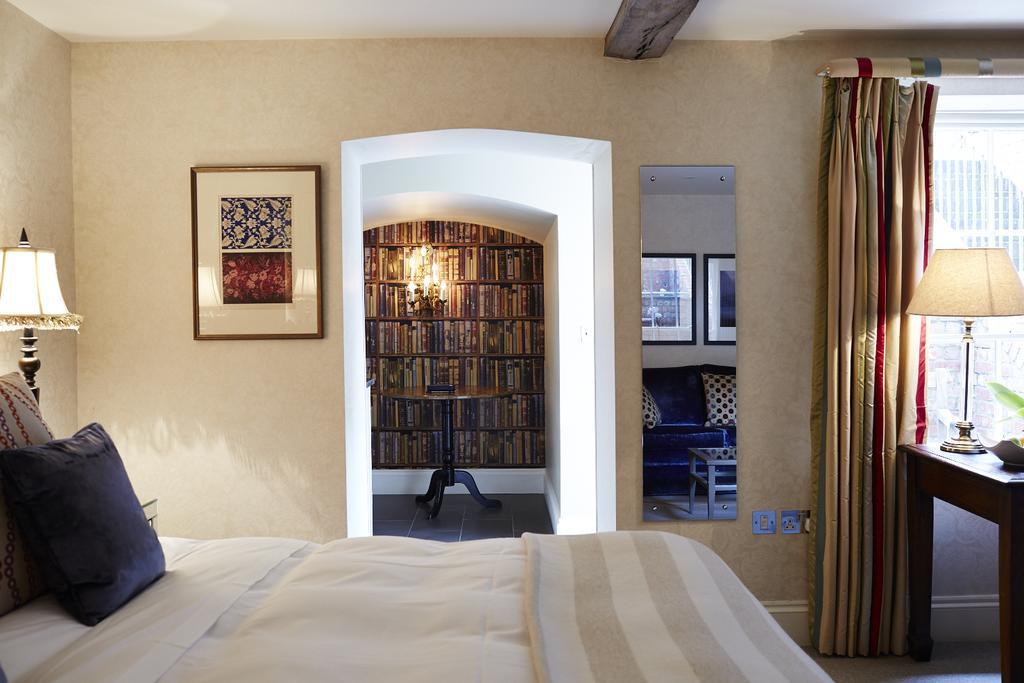Townhouse Suite,215942036:JPEG