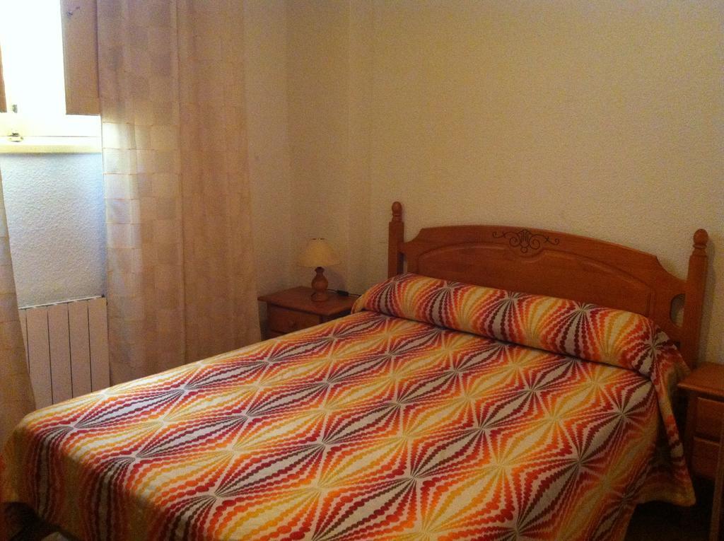 Double Room with Extra Bed and private bathroom