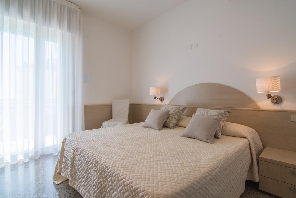 Double Room,1087302028:JPEG